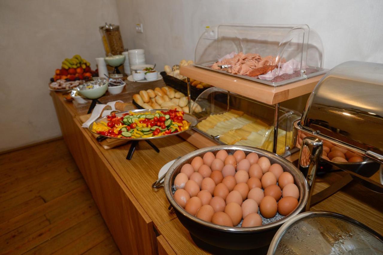 Hotel Kleis Cvikov Bagian luar foto